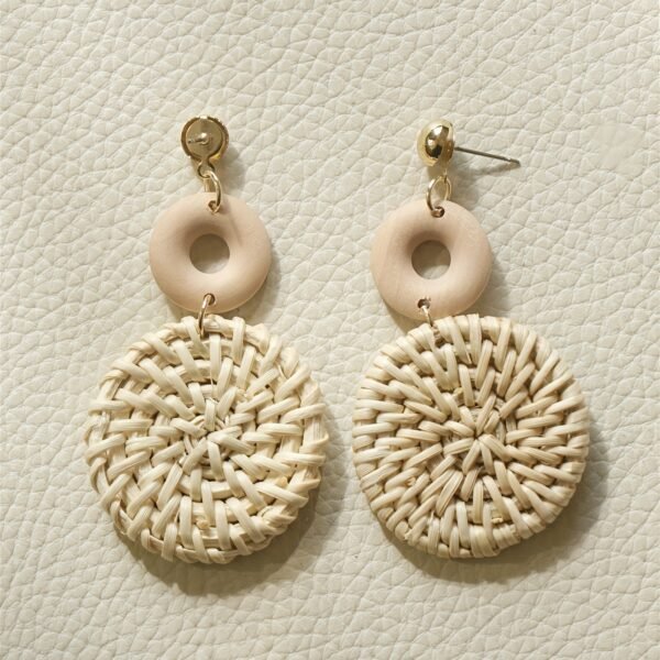 1 Pair of Elegant Boho Chic Handwoven White Rattan Circle Dangle Earrings for Women