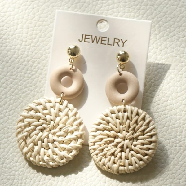 1 Pair of Elegant Boho Chic Handwoven White Rattan Circle Dangle Earrings for Women