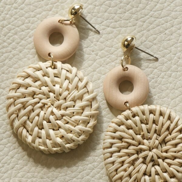 1 Pair of Elegant Boho Chic Handwoven White Rattan Circle Dangle Earrings for Women